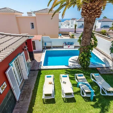 Villa Playa De Fanabe Sleeps 8 With Pool And Air Con