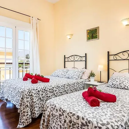 Villa Playa De Fanabe Sleeps 8 With Pool And Air Con Costa Adeje (Tenerife)